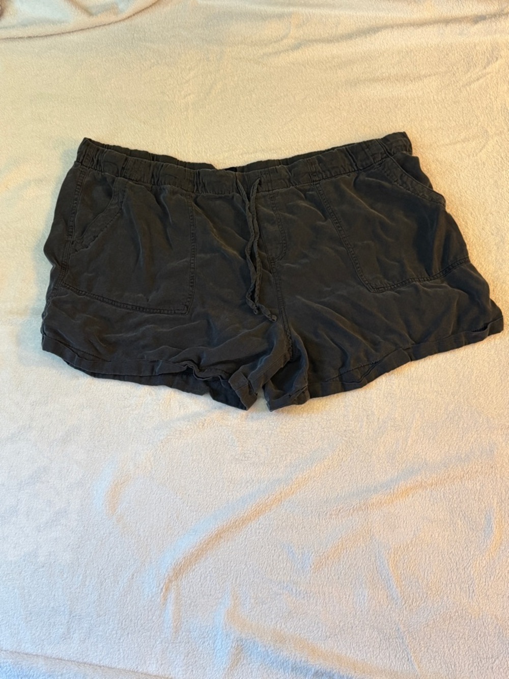 GAP Charcoal Drawstring Pocket Athletic Shorts - Picture 1 of 6